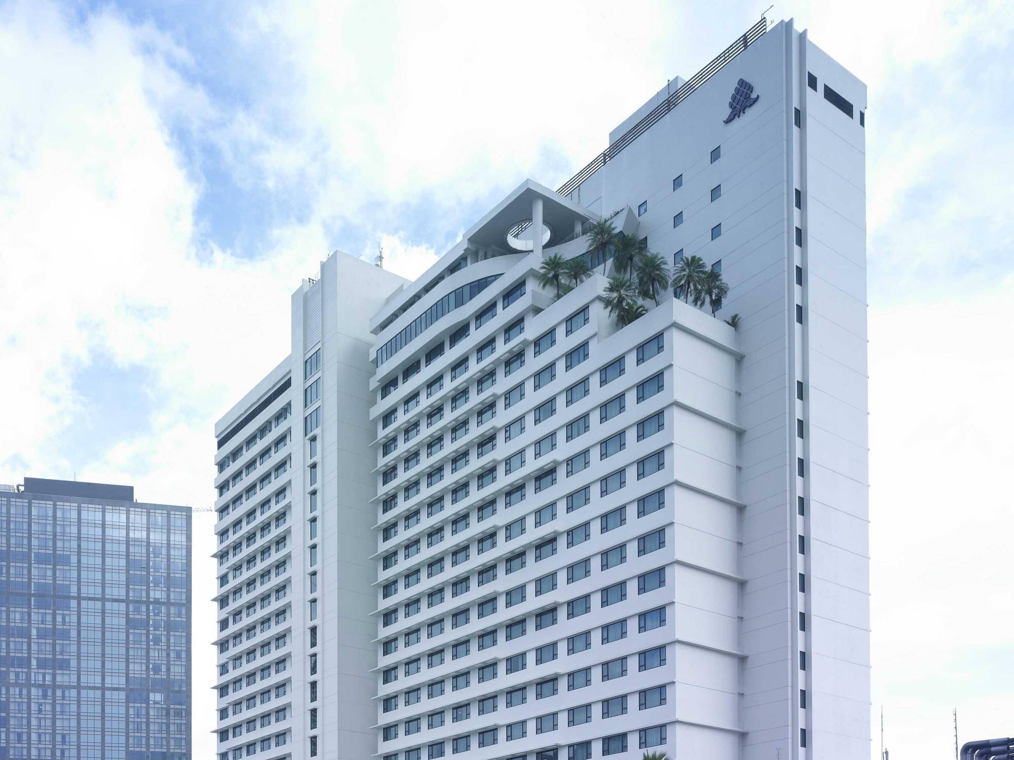 New World Makati Hotel, Manila Макати Экстерьер фото